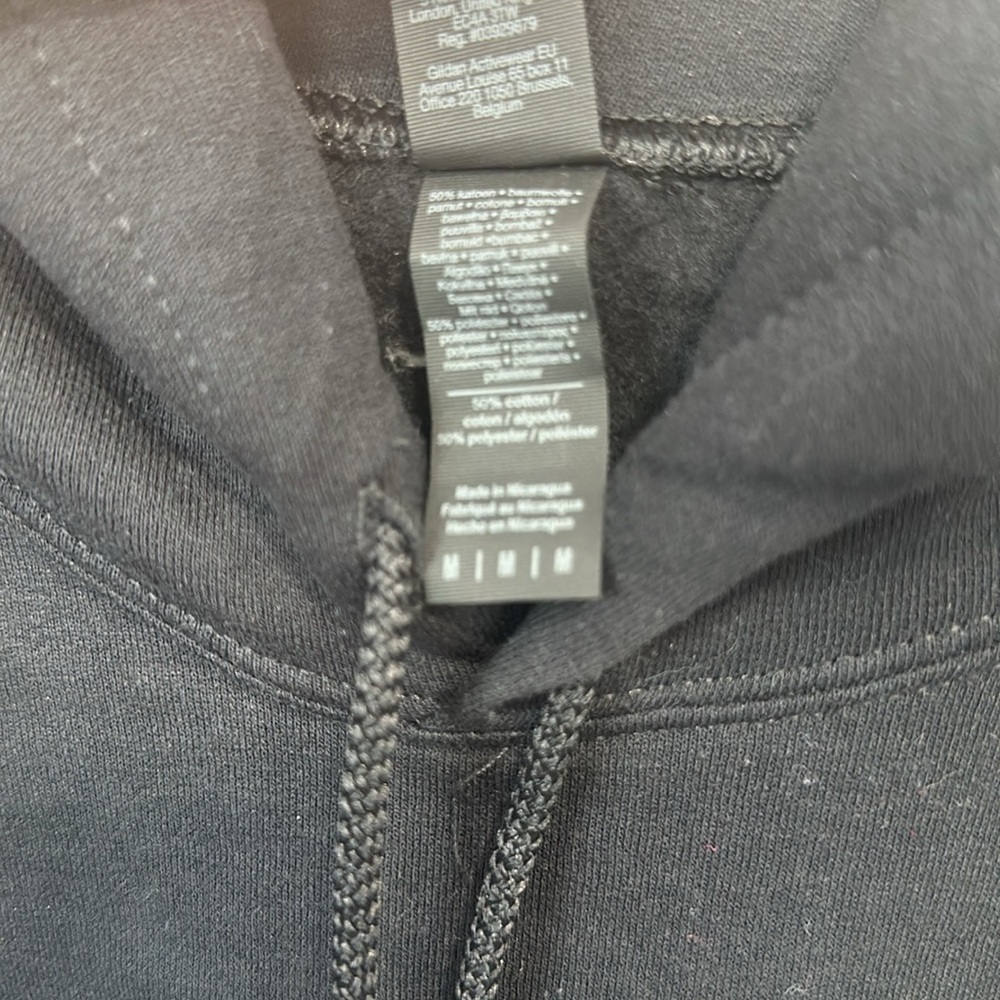 Gildan Aries Hoodie Black Size Medium kangaroo pocket Long Sleeves Fleece - Picture 4 of 7